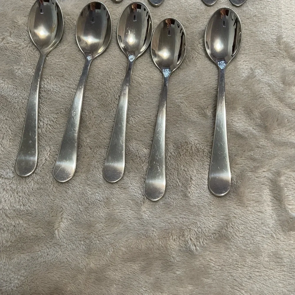 Gibson cutlery set of 16 pieces